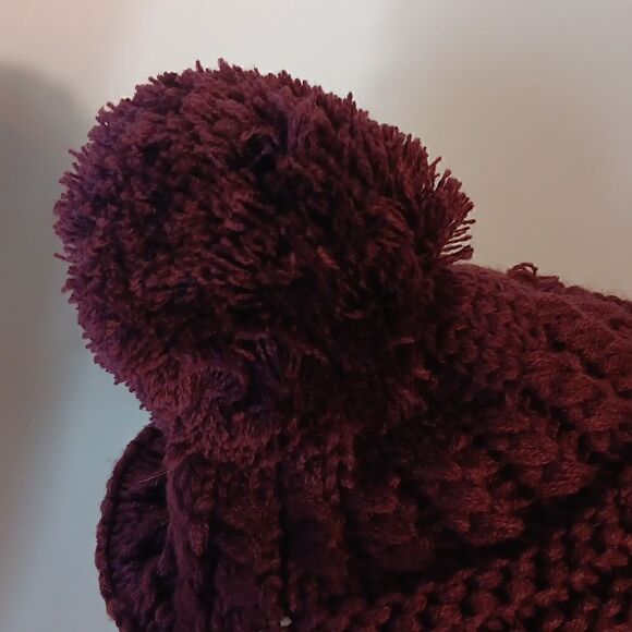 Jessica Simpson Maroon Knit PomPom Beanie - Picture 2 of 5